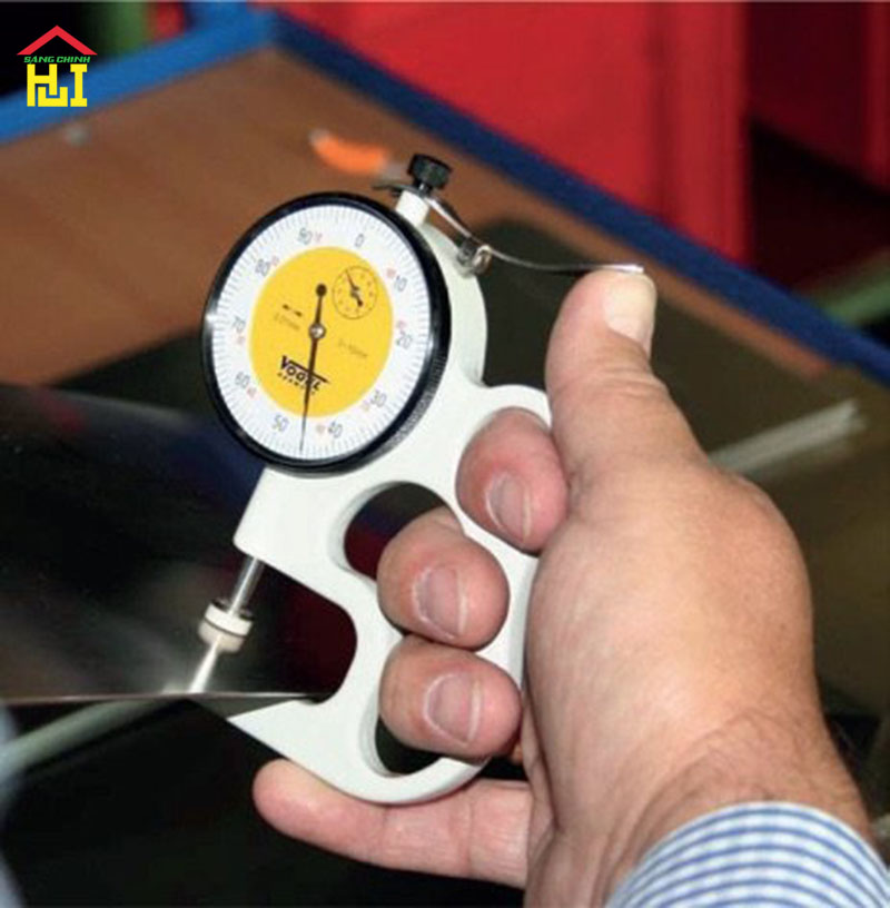 Độ dày tôn ảnh hưởng như thế nào đến khả năng cách nhiệt?