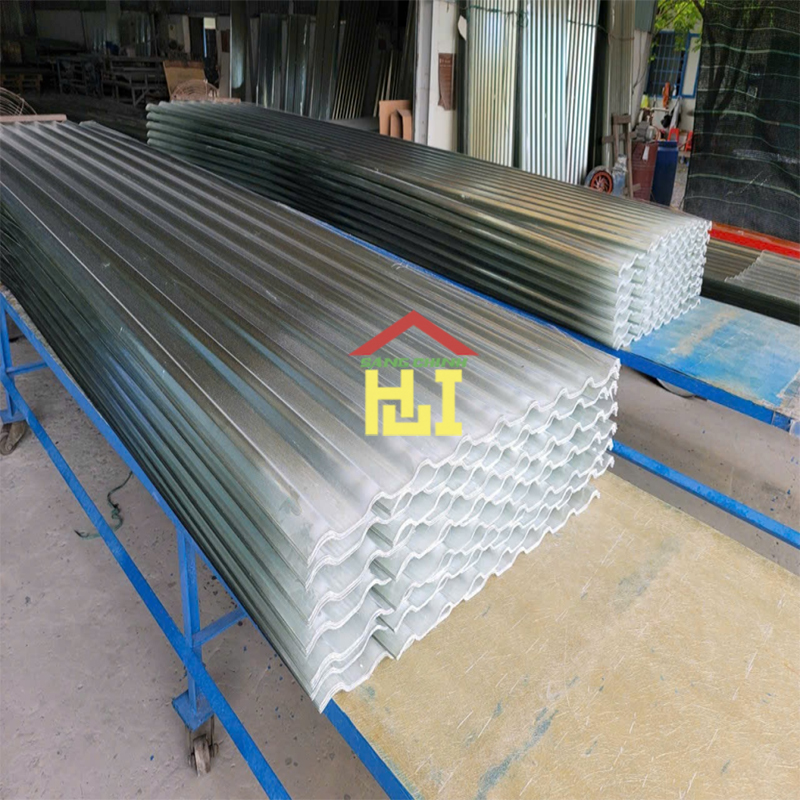 Dùng tôn nhựa cho nhà xưởng có chứa hóa chất