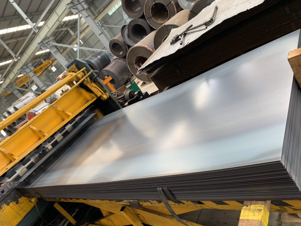 Thép tấm cán nóng là gì?